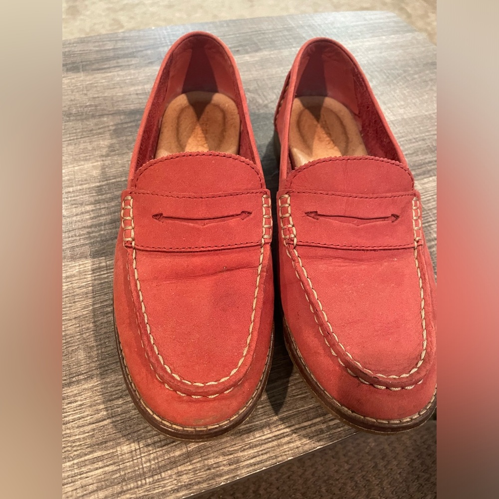 Sperrys Women’s size 8 Seaport Suede Penny Loafers